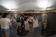 Line 3 of the Barcelona metro at Pla&#xe7;a Catalunya closed due to a collapse.
Line 3 of the Barcelona metro at Plaa Catalunya closed due to a collapse.