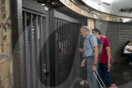 Line 3 of the Barcelona metro at Pla&#xe7;a Catalunya closed due to a collapse.
Line 3 of the Barcelona metro at Plaa Catalunya closed due to a collapse.
