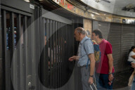 Line 3 of the Barcelona metro at Pla&#xe7;a Catalunya closed due to a collapse.
Line 3 of the Barcelona metro at Plaa Catalunya closed due to a collapse.