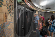 Line 3 of the Barcelona metro at Pla&#xe7;a Catalunya closed due to a collapse.
Line 3 of the Barcelona metro at Plaa Catalunya closed due to a collapse.