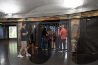 Line 3 of the Barcelona metro at Pla&#xe7;a Catalunya closed due to a collapse.
Line 3 of the Barcelona metro at Plaa Catalunya closed due to a collapse.