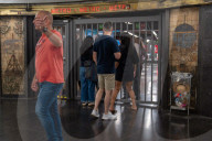 Line 3 of the Barcelona metro at Pla&#xe7;a Catalunya closed due to a collapse.
Line 3 of the Barcelona metro at Plaa Catalunya closed due to a collapse.