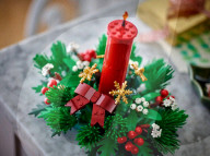 Lego espère rendre Noël encore plus spécial pour les fans cette année, avec un centre de table à manger et une couronne festive