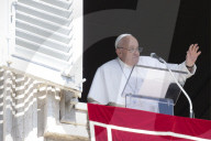 L'Angelus della domenica di Papa Francesco in Piazza San Pietro
