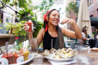 ‘I’ll have them with hot sauce’: should vegans eat oysters?