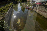 River Stour sculpture by Jason deCaires Taylor commemorates 16th century drowning that inspired Shakespeare.
