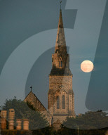 FEATURE - SN_FULL_HARVEST_SUPERMOON_01