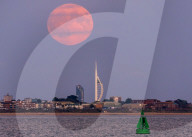 FEATURE - SN_FULL_HARVEST_SUPERMOON_07