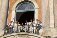 Les Toulousains ont accueilli avec ferveur les athlètes de la Ville rose et de ses alentours, après leur performance aux Jeux Olympiques de Paris 2024 sur la place du Capitole