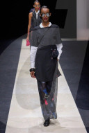 MODE - Milano Fashion Week Frühling/Sommer 2025: Emporio Armani