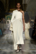 MODE - Paris Fashion Week Frühling/Sommer 2025: Uma Wang