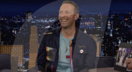 Chris Martin dans le talk-show The Tonight Show avec Jimmy Fallon