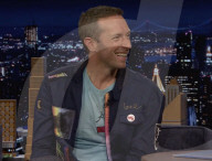 Chris Martin dans le talk-show The Tonight Show avec Jimmy Fallon