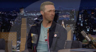Chris Martin dans le talk-show The Tonight Show avec Jimmy Fallon