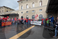 Bologna - Sciopero lavoratori settore trasporti dopo morte operaio sotto treno