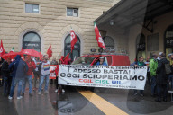 Bologna - Sciopero lavoratori settore trasporti dopo morte operaio sotto treno