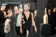 PEOPLE - Zürich: Filmfestival Zurich - Alicia Vikander auf dem Green Carpet am ZFF