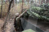 Ukrainian artillery crew at positions in Kharkiv region