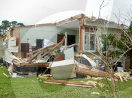 Hurricane Milton brings tornadoes with it to South Florida