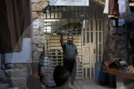 Israel postpones handover of Mosque to Hebron Directorate