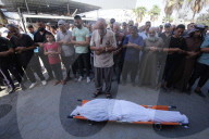 Gazans mourn at al Aqsa Martyrs hospital