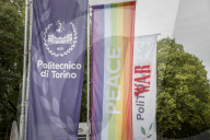 Torino, bandiere issate davanti al Politecnico con la scritta Polito for Peace imbrattate con la scritta War