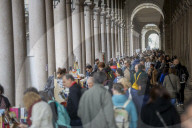Torino - Al via la nuova edizione di Portici di Carta, la manifestazione letteraria organizzata dal Salone Internazionale del Libro