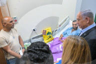 Netanyahu visits Golani training base