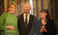 Le roi Philippe et la reine Mathilde de Belgique reçus par Anne Hidalgo, maire de Paris, lors de la visite du couple royal en France