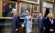 Le roi Philippe de Belgique, la reine Mathilde visitent l'exposition "Louise d'Orléans, première reine des belges, un destin romantique" au chateau de Chantilly avec le président Emmanuel Macron et Brigitte Macron