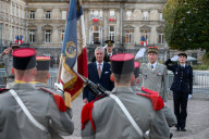 Le roi Philippe de Belgique et la reine Mathilde assistent à une cérémonie militaire lors de leur visite à Lille
