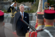 Le roi Philippe de Belgique et la reine Mathilde assistent à une cérémonie militaire lors de leur visite à Lille