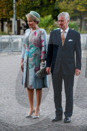 Le roi Philippe de Belgique et la reine Mathilde assistent à une cérémonie militaire lors de leur visite à Lille