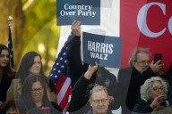 Former Trump aides back Kamala Harris 