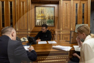 Zelesnky holds phone meeting with Biden