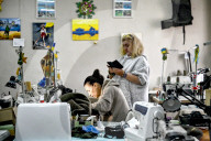 Zaporizhzhia volunteers make anti-thermal imaging ponchos for military