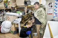 Zaporizhzhia volunteers make anti-thermal imaging ponchos for military