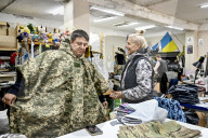 Zaporizhzhia volunteers make anti-thermal imaging ponchos for military