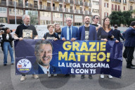 Processo Open Arms a Palermo, parlamentari e senatori della Lega riuniti in piazza Politeama in solidariet&#xe0; a Matteo Salvini
Processo Open Arms a Palermo, parlamentari e senatori della Lega riuniti in piazza Politeama in solidariet&#xe0; a Matteo Sa