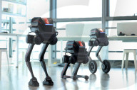 Le robot bipède Tron 1 ressemble au marcheur AT-ST de Star Wars