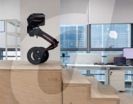 Le robot bipède Tron 1 ressemble au marcheur AT-ST de Star Wars