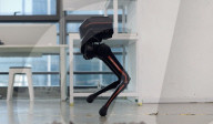 Le robot bipède Tron 1 ressemble au marcheur AT-ST de Star Wars