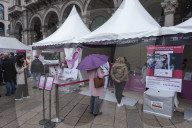 Milano P.za Duomo. La carovana della prevenzione, Komen Italia.