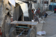 Displaced Palestinian children in shelter