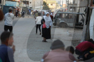 Displaced Palestinian children in shelter