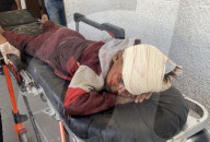Wounded Palestinians arrive hospital