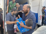 Wounded Palestinians arrive hospital