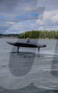 Le Pegasus est un hydroptère électrique, conçu en fibre de carbone