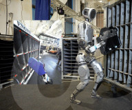 Robot does factory work autonomously