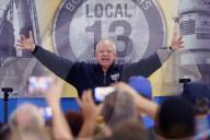 Tim Walz campaigns in Pennsylvania
